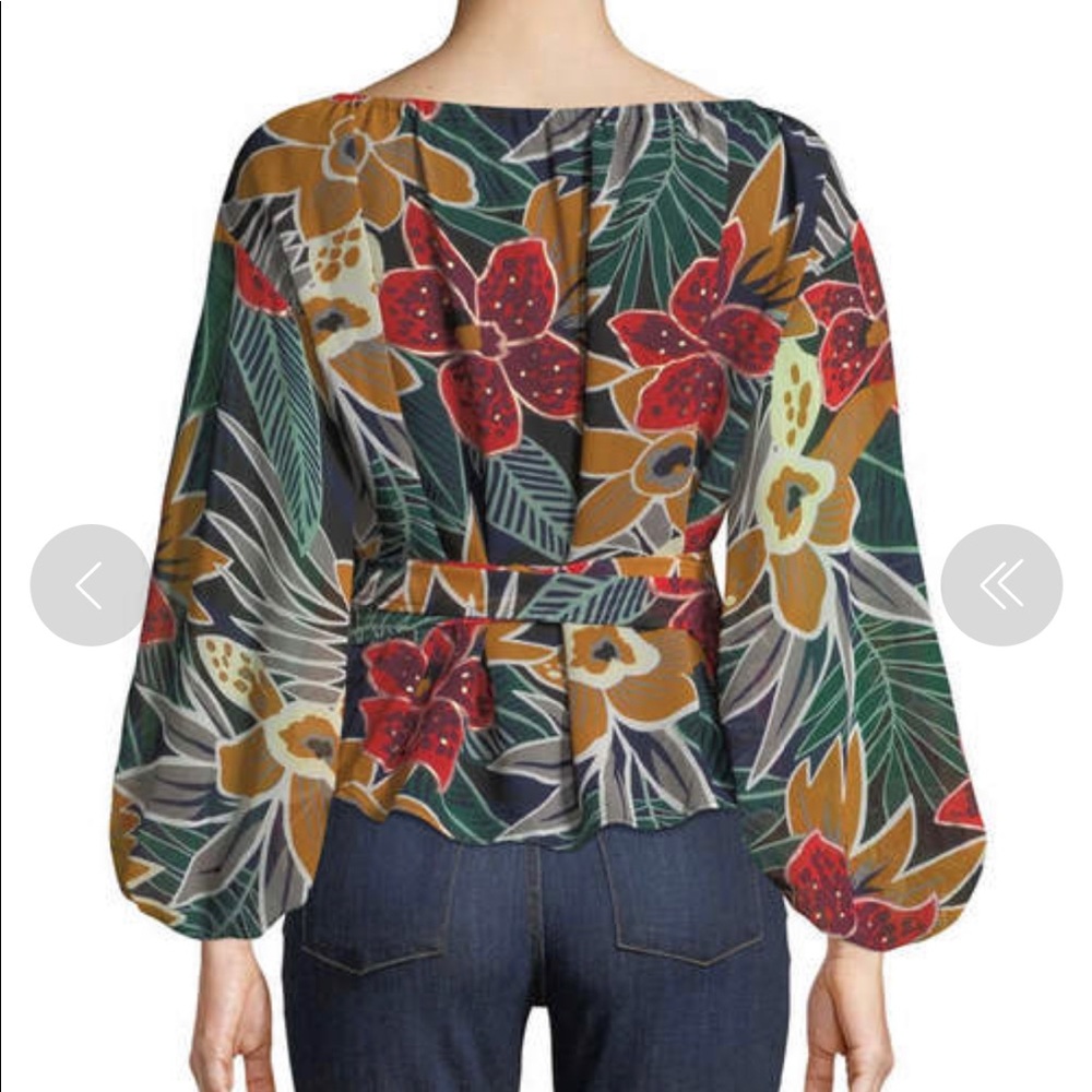 Club Monaco Riston top XS - Picture 2 of 4